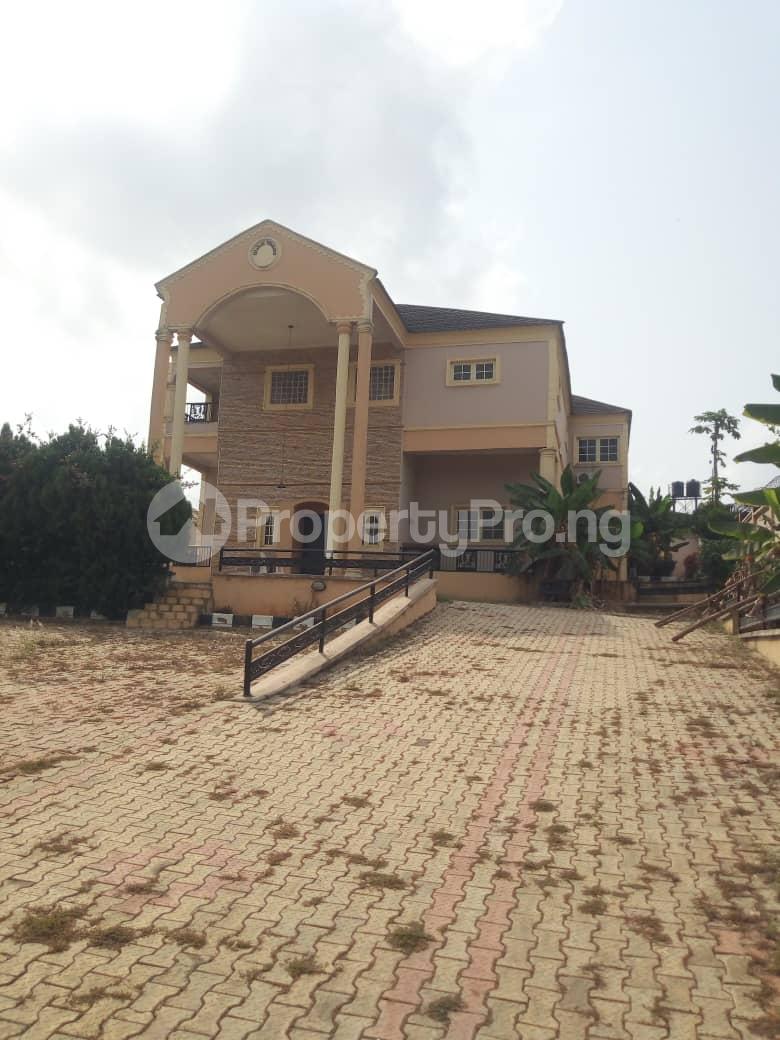 7 Bedroom House in Alalubosa Ibadan Oyo House for sale in ibadan