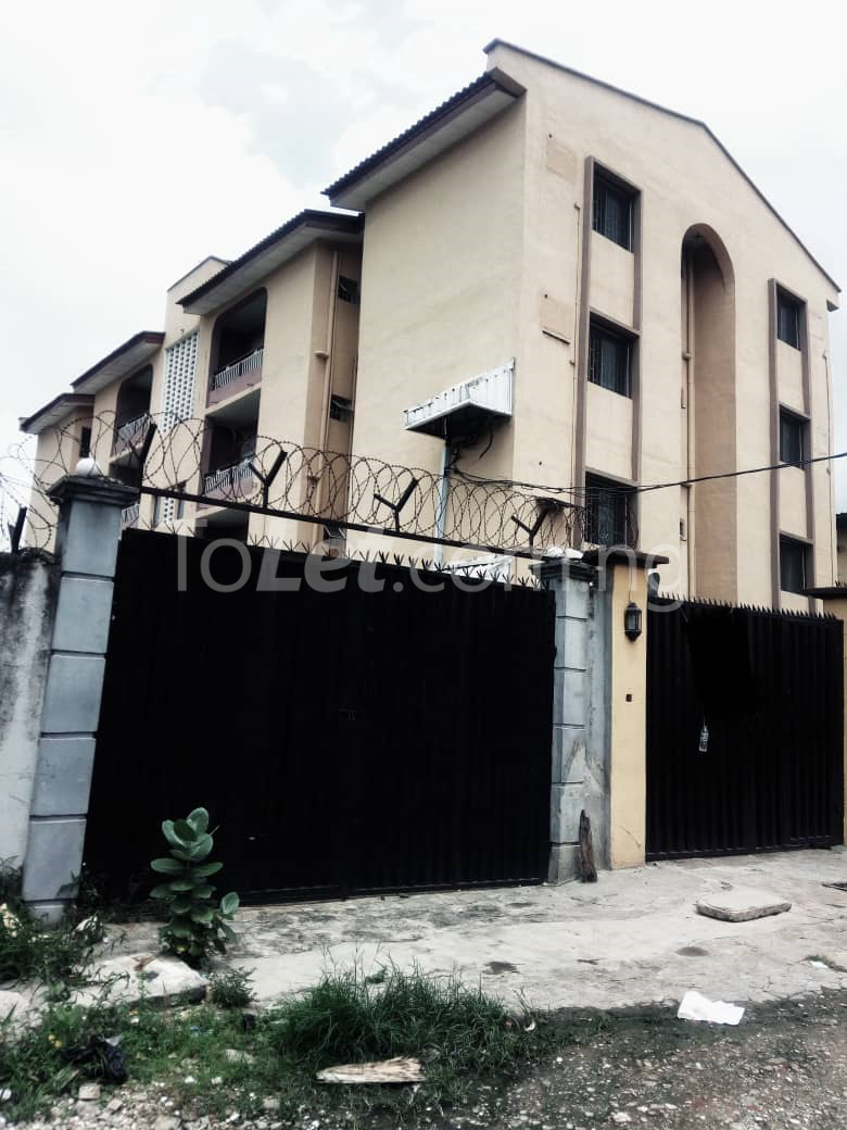 3 bedroom Flat / Apartment for rent Off Akora Villa, Adeniyi Jones Ikeja Lagos