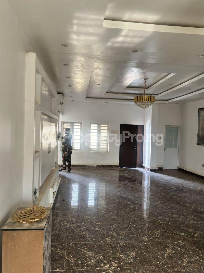 4 bedroom Flat / Apartment for sale Along Von Garden Estate Road, Lugbe Abuja