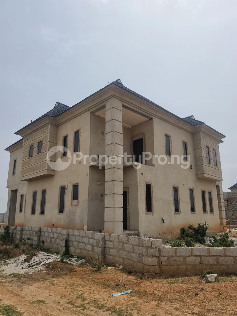 5 bedroom House for sale Along Von Garden Estate Road Lugbe Abuja