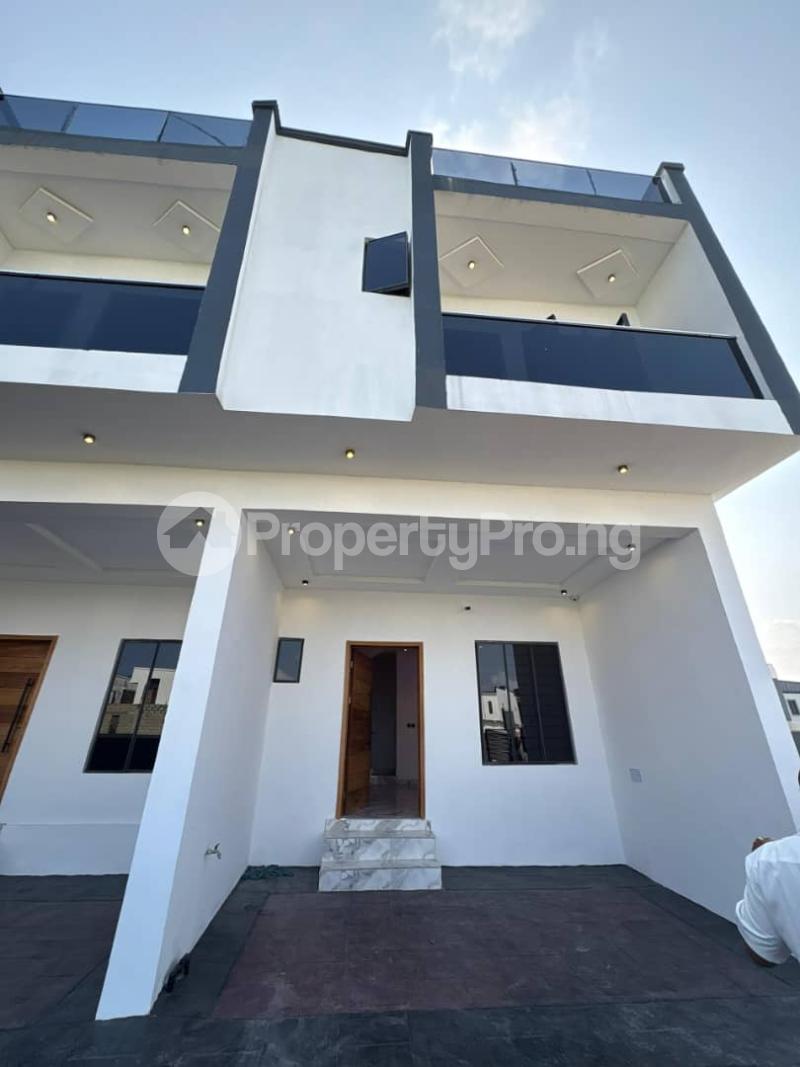 3 bedroom House for rent General Paint , Behind Pepperoni Abraham adesanya estate Ajah Lagos