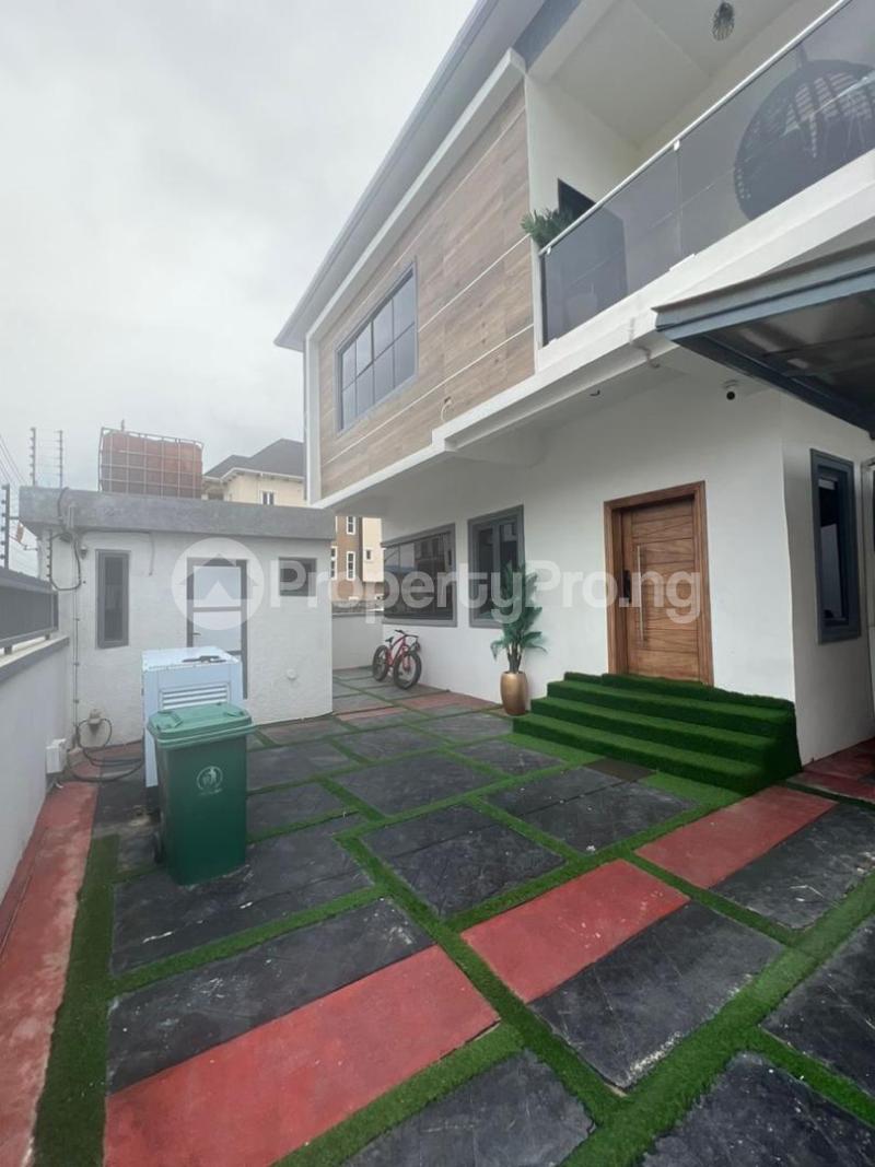 4 bedroom House for sale Ologolo Lekki Lagos