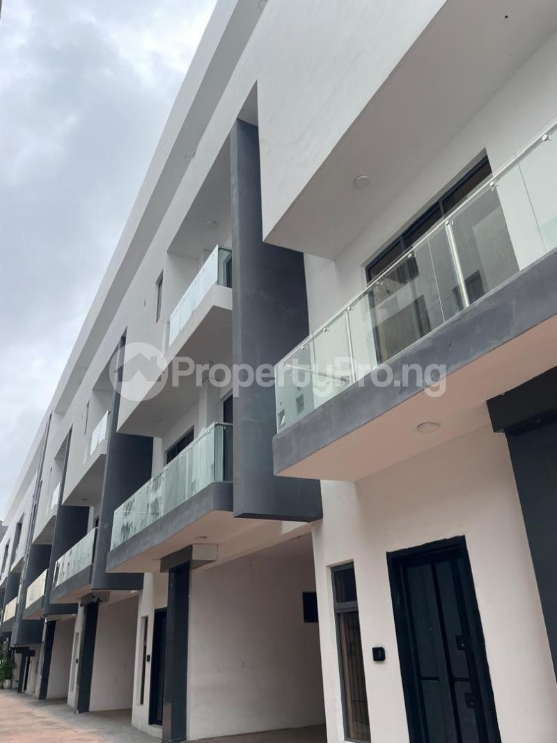 4 bedroom House for rent Royal Estate ONIRU Victoria Island Lagos