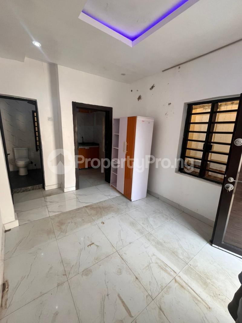 1 bedroom Flat / Apartment for rent Thomas estate Ajah Lagos