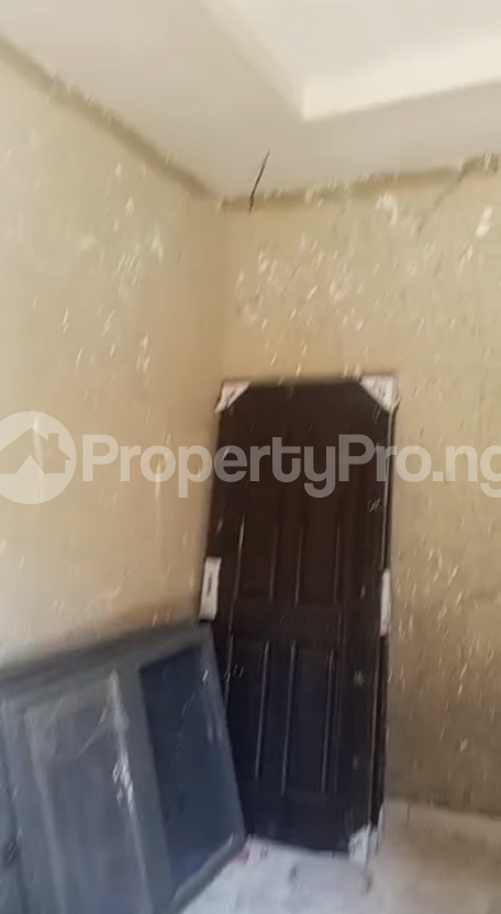 1 bedroom Commercial Property for rent Oyinbo Tejuosho Yaba Lagos
