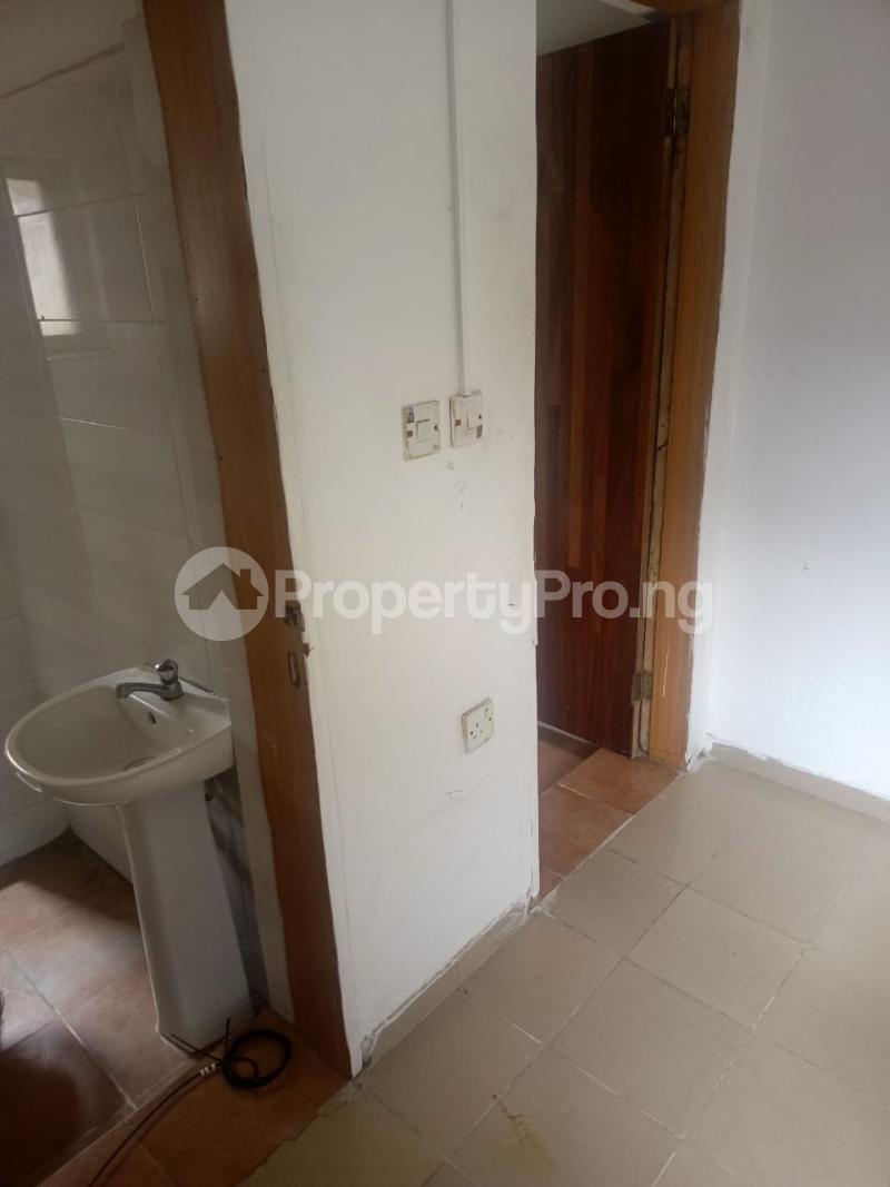 Flat / Apartment for rent Off Palace Road ONIRU Victoria Island Lagos
