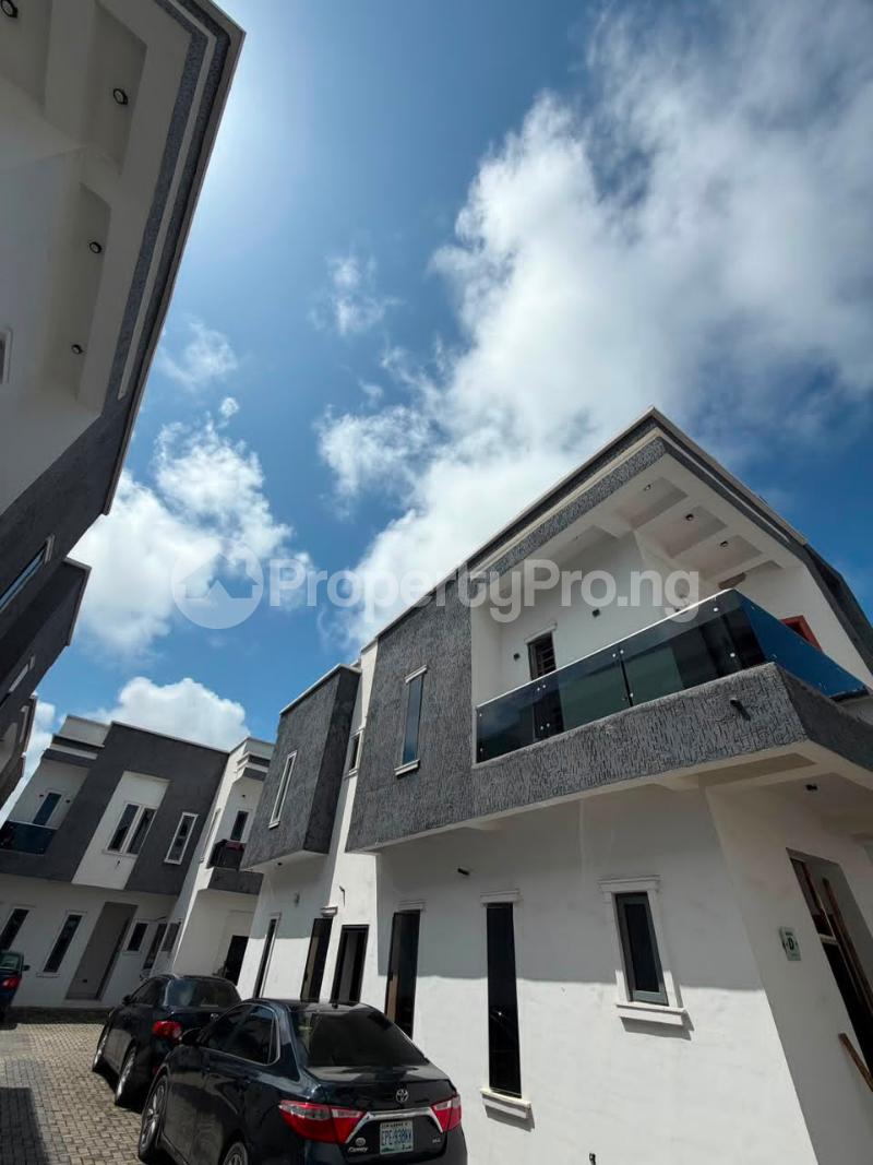1 bedroom Flat / Apartment for rent Estate Orchid Lekki Lagos