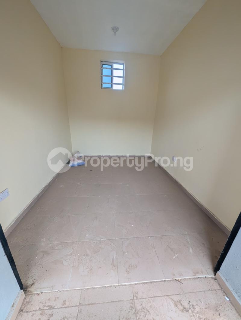 Commercial Property for rent Aiyegoro , Kolapo Ishola Gra, Akobo Ibadan Oyo