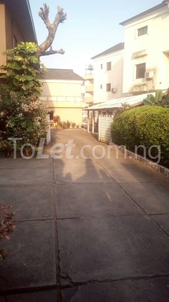 6 bedroom House for rent 3 Esoye Street Shonibare Estate Maryland Lagos