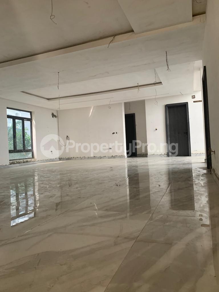 8 bedroom House for sale Jahi Abuja