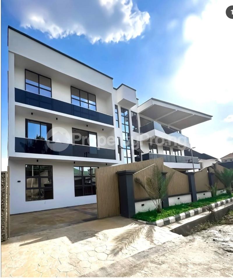 4 bedroom House for sale Gwarinpa Abuja