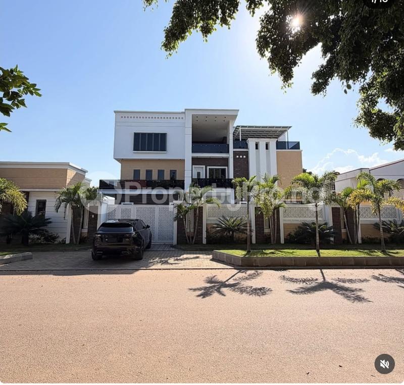8 bedroom House for sale Wuse 2 Highly Residential Neighbourhood Wuse 2 Abuja - 0