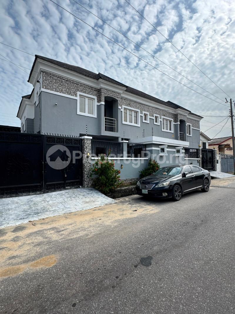 4 bedroom House for sale Surulere Lagos
