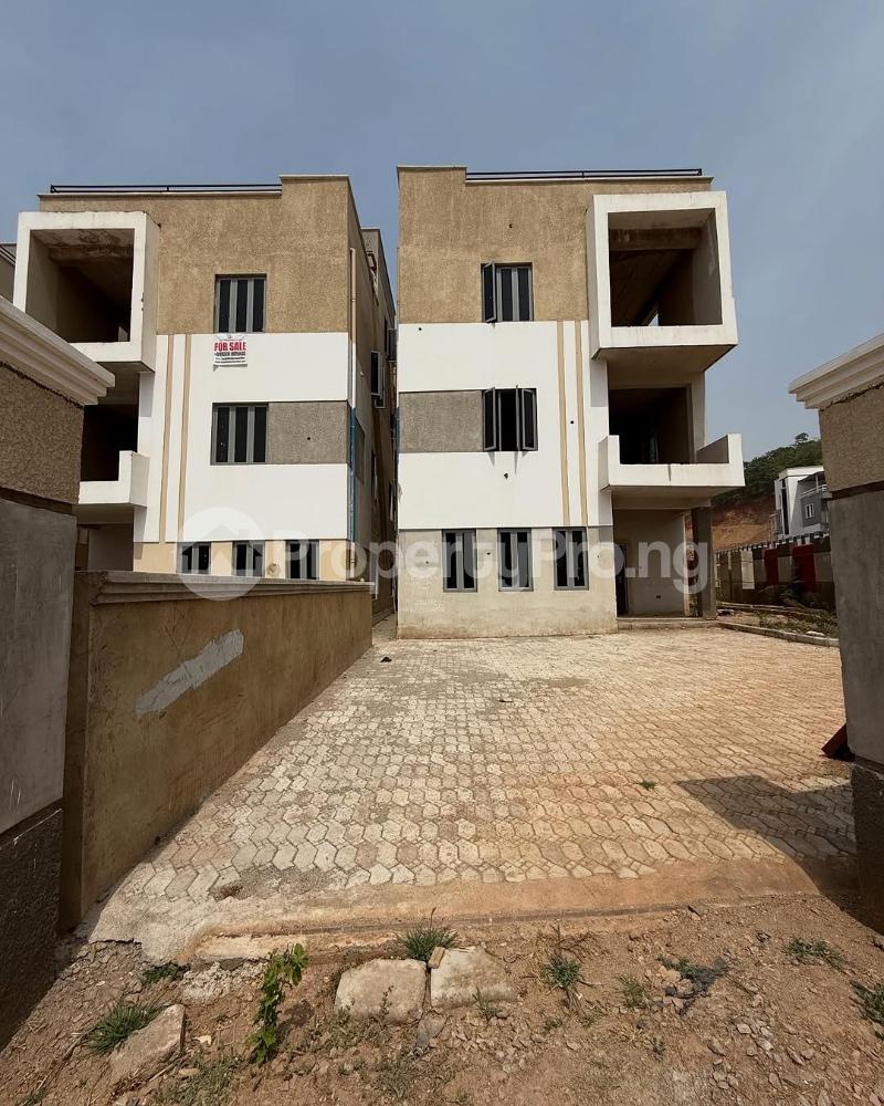 6 bedroom House for sale Guzape Abuja