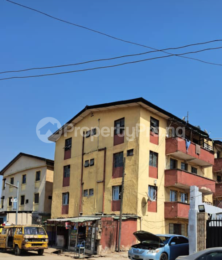 House for sale Bajulaiye Road, Shomolu Lagos