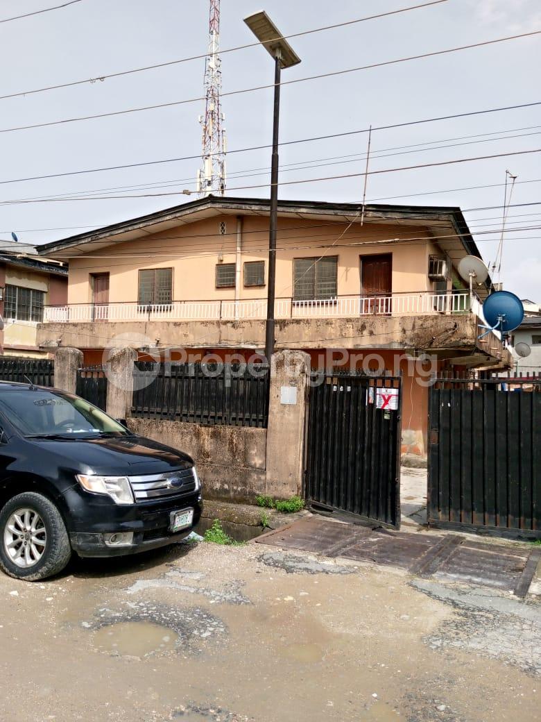 3 bedroom House for sale Ogunyleye Street Off Kuye Kilo-Marsha Surulere Lagos