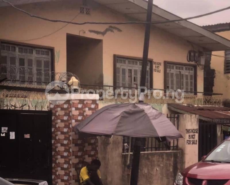 House for sale Off Ayepe Str Shomolu Lagos