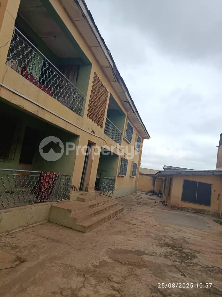 3 bedroom House for sale Farayola Estate Off Bodija Market Closed To Ui Ibadan Oyo