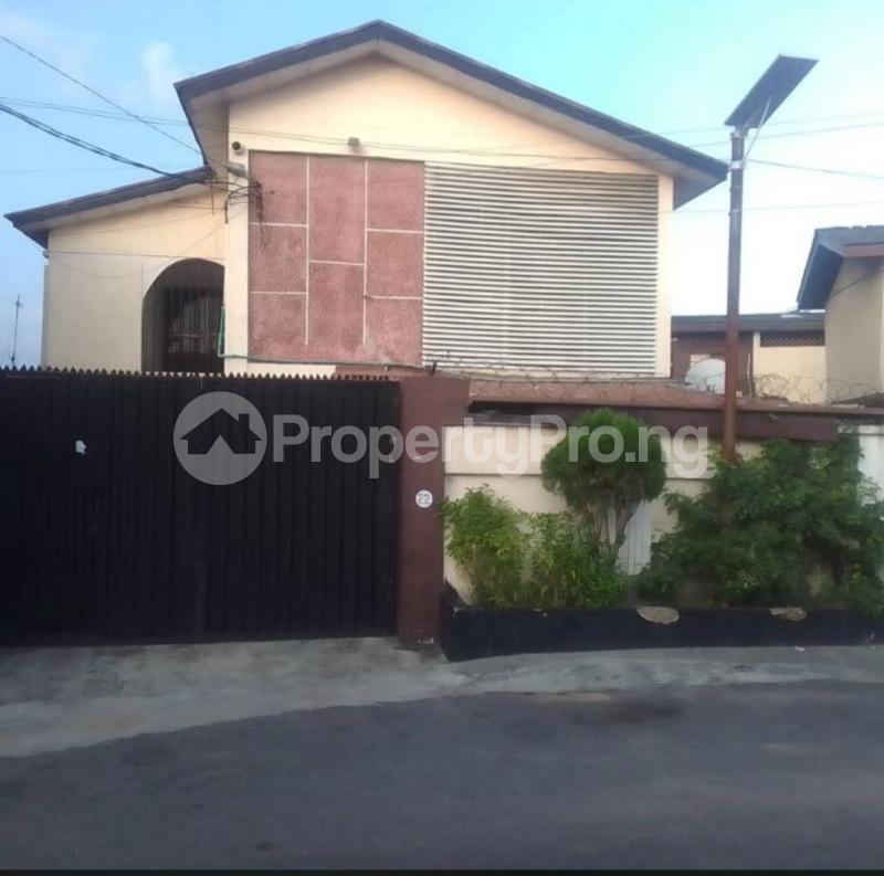 5 bedroom House for sale Off Falolu Street Surulere Lagos