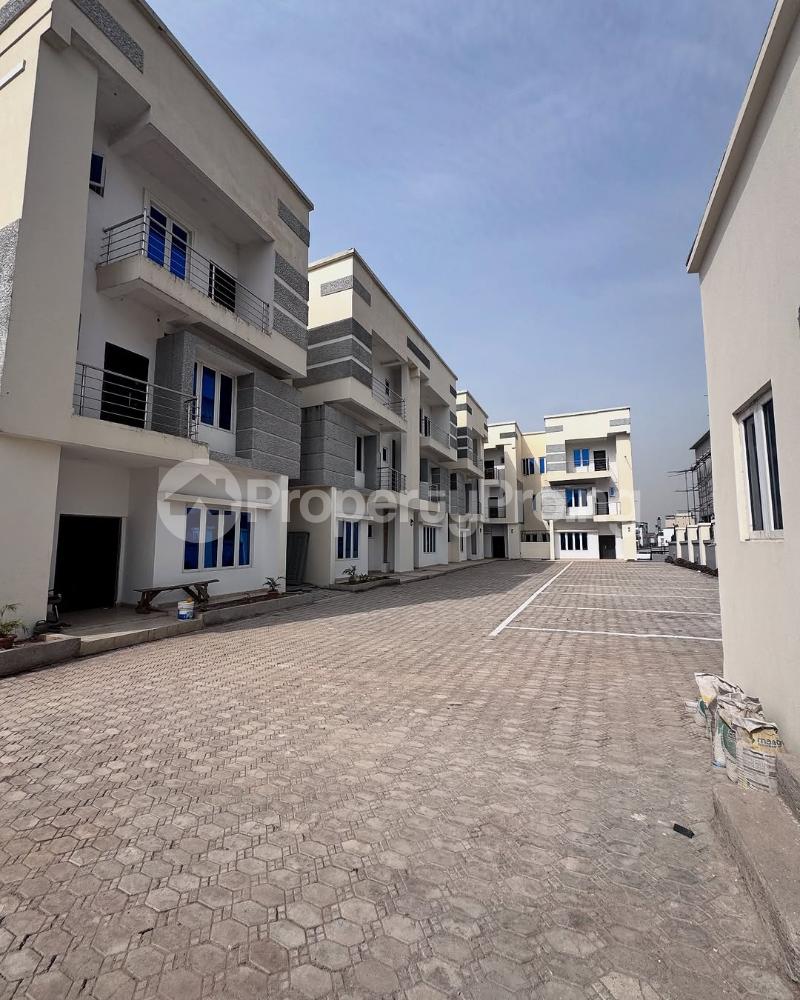 4 bedroom House for sale Guzape Abuja