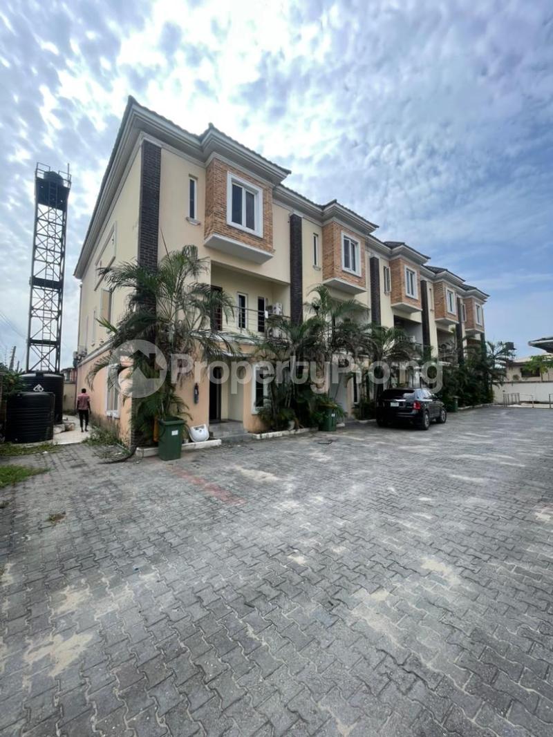 4 bedroom House for sale Dilion Estate Agungi Lekki Lagos