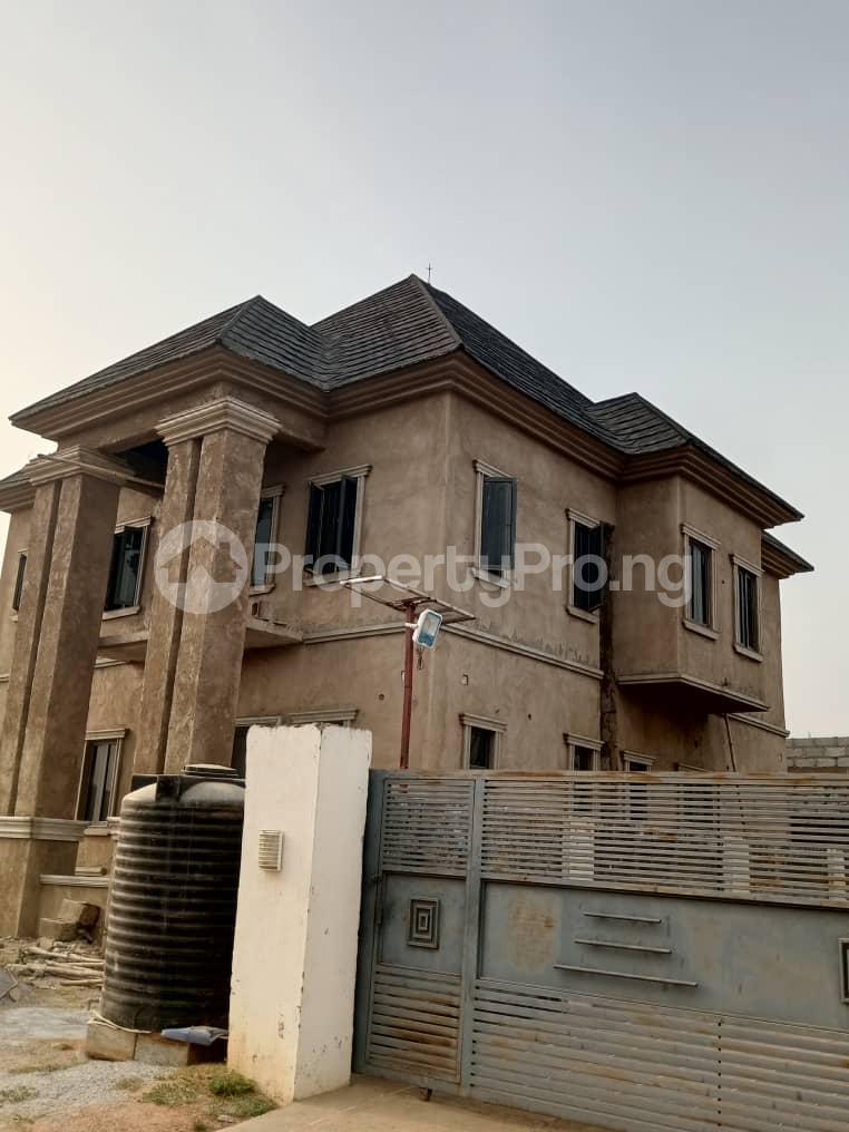 5 bedroom House for sale Airport Road, Lugbe Abuja