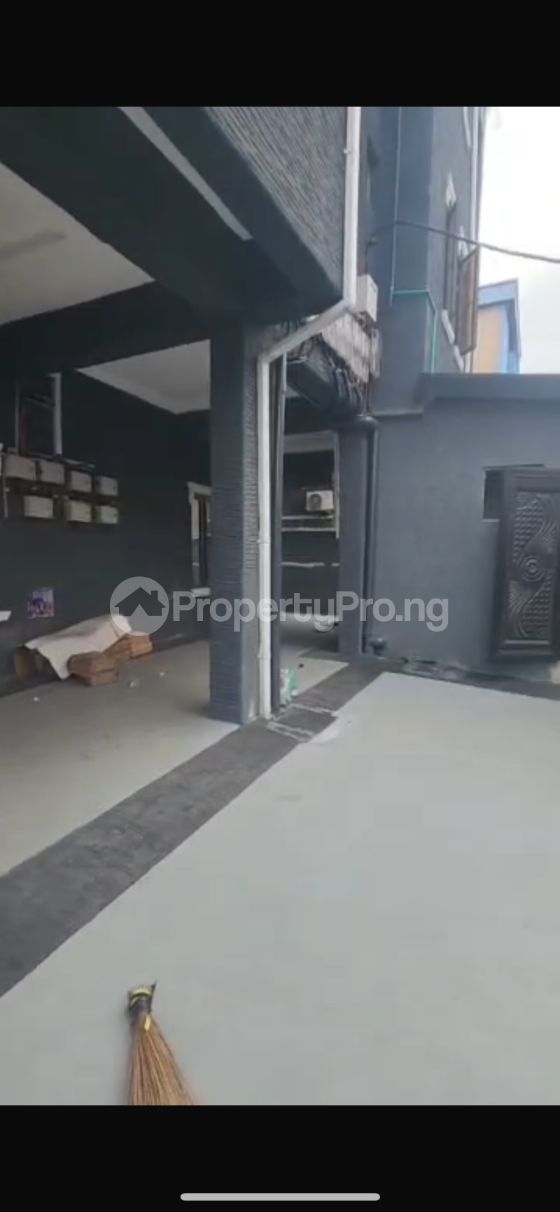 2 bedroom Flat / Apartment for rent Alagomeji Yaba Lagos
