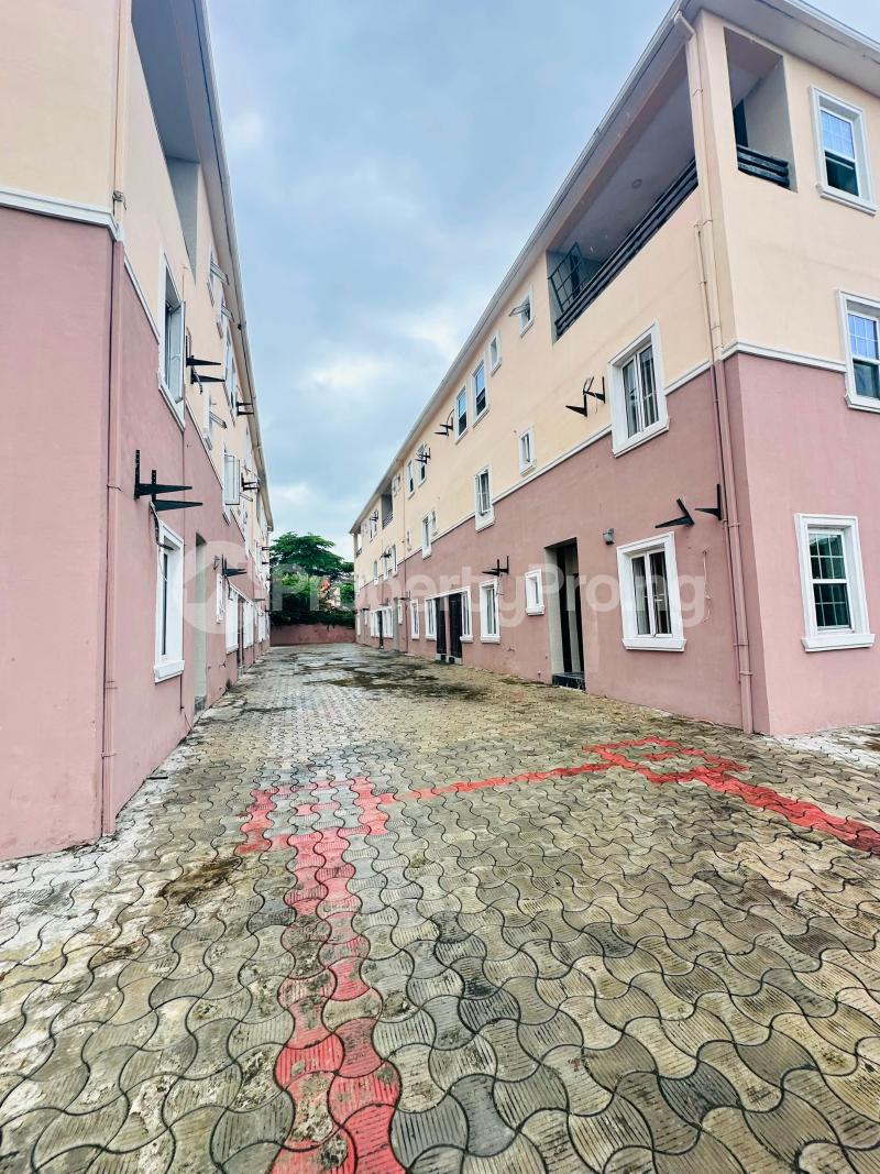 2 bedroom House for rent ONIRU Victoria Island Lagos