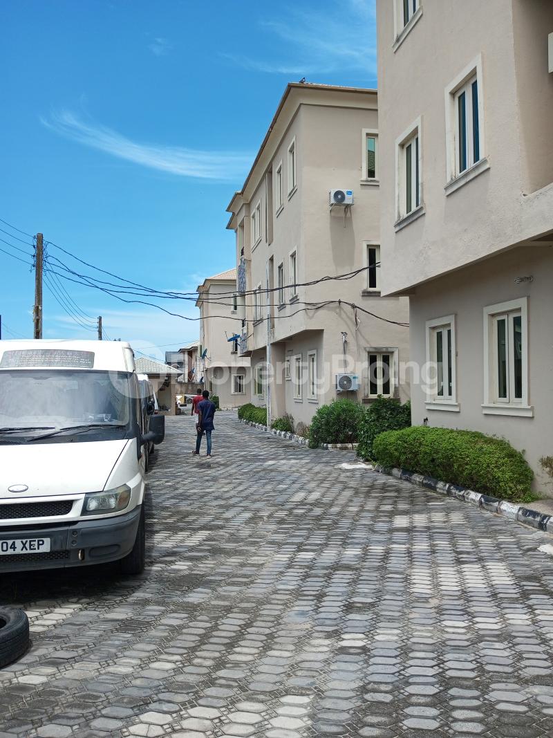 3 bedroom Flat / Apartment for rent Off Mobil Road, Ilaje Ajah Lagos