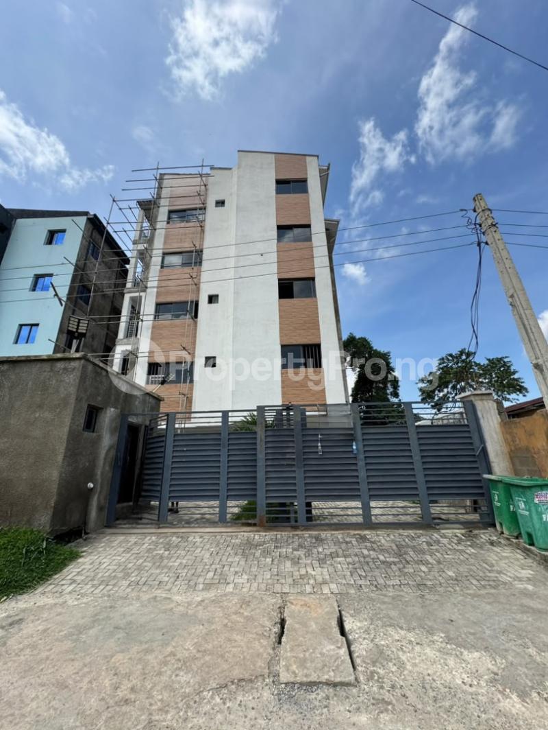 2 bedroom House for sale Yaba Lagos