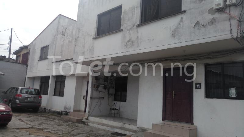 2 bedroom Commercial Property for rent Panti Street Adekunle Yaba Lagos