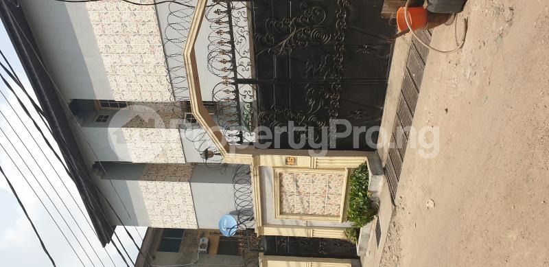 3 bedroom Flat / Apartment for rent Alagomeji, Yaba. Alagomeji Yaba Lagos