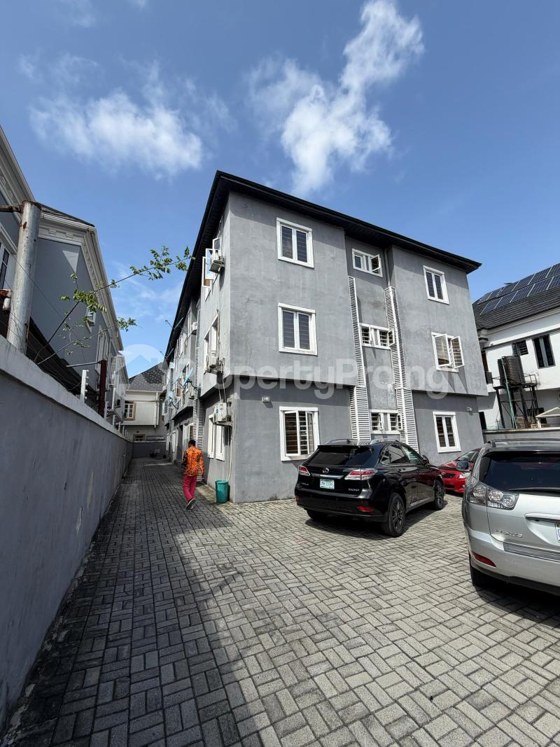 3 bedroom Flat / Apartment for rent Osapa london Lekki Lagos