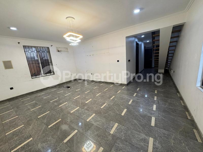 3 bedroom House for rent In A Gated Estate Lekki Phase 1 Lekki Phase 1 Lekki Lagos
