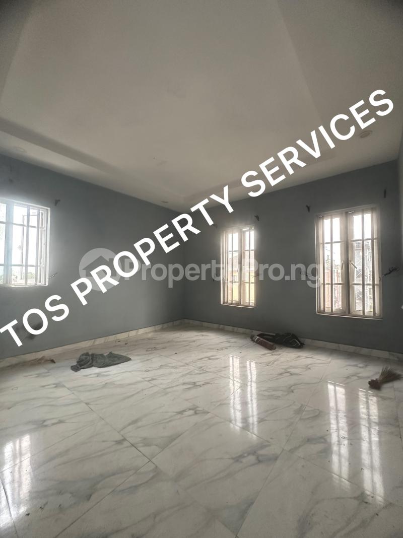 3 bedroom Flat / Apartment for rent Olonode Borno Way, Alagomeji Yaba Lagos