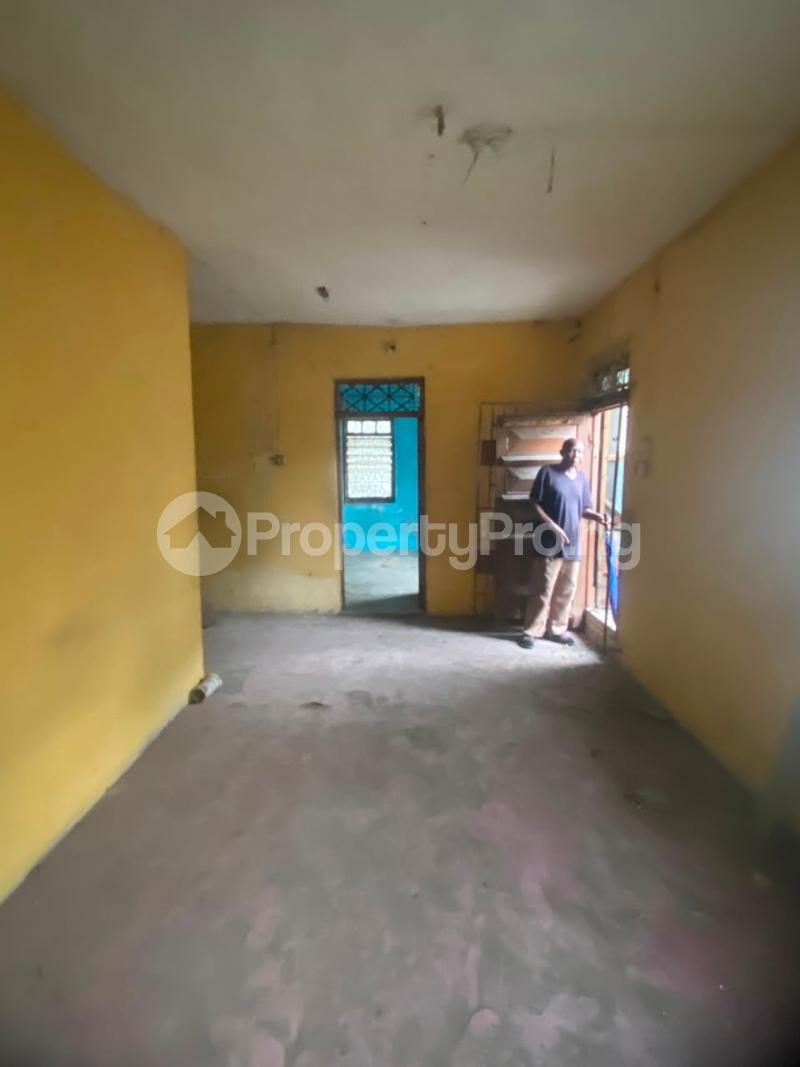 3 bedroom Commercial Property for rent Morocco Shomolu Shomolu Lagos
