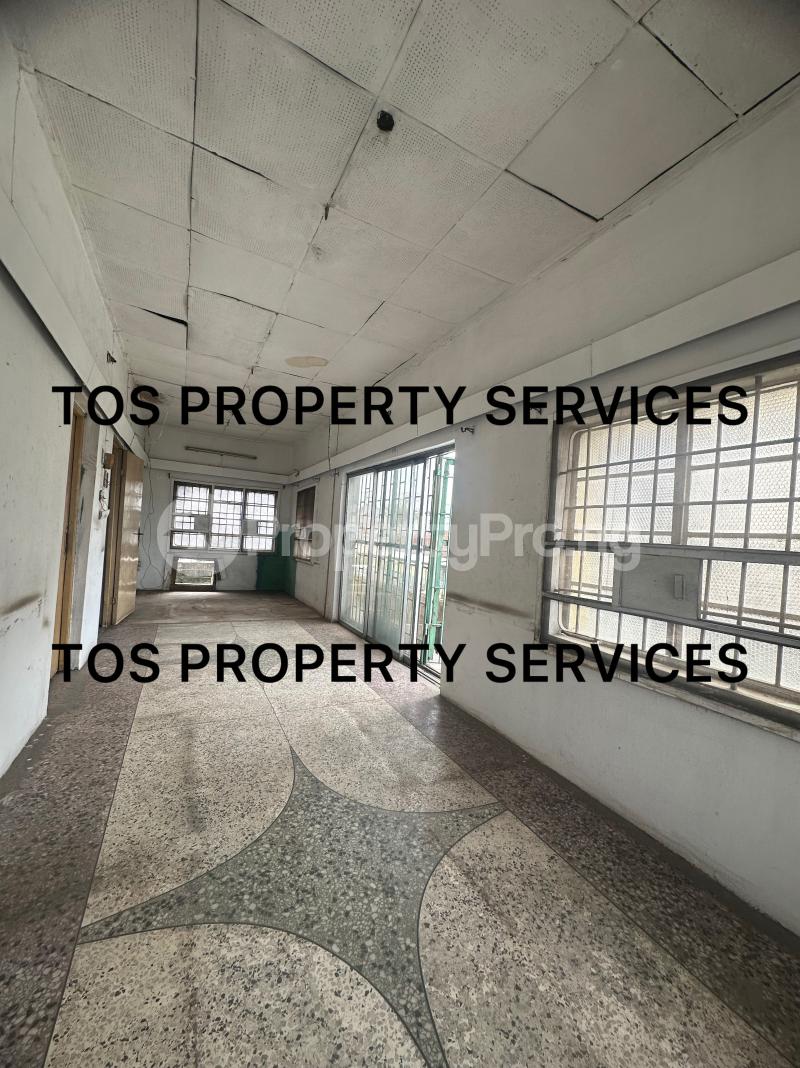 3 bedroom Commercial Property for rent By Herbert Macaulay Way, Sabo Alagomeji Yaba, Lagos Alagomeji Yaba Lagos