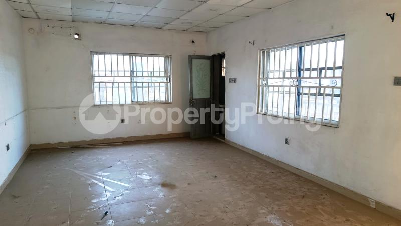 3 bedroom Commercial Property for rent By Hughes Avenue Alagomeji Yaba Lagos