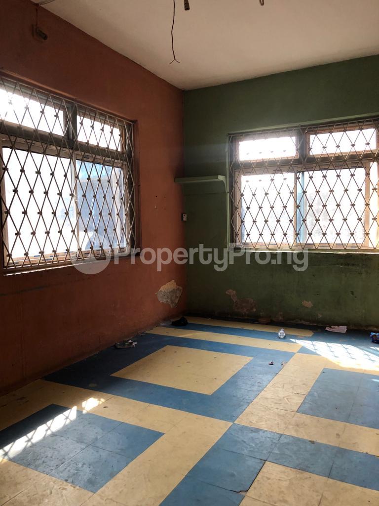 3 bedroom Flat / Apartment for rent Alagomeji Yaba Lagos