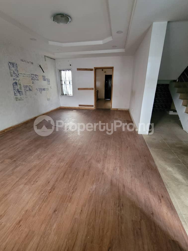 2 bedroom House for rent Estate Ologolo Lekki Lagos - 0