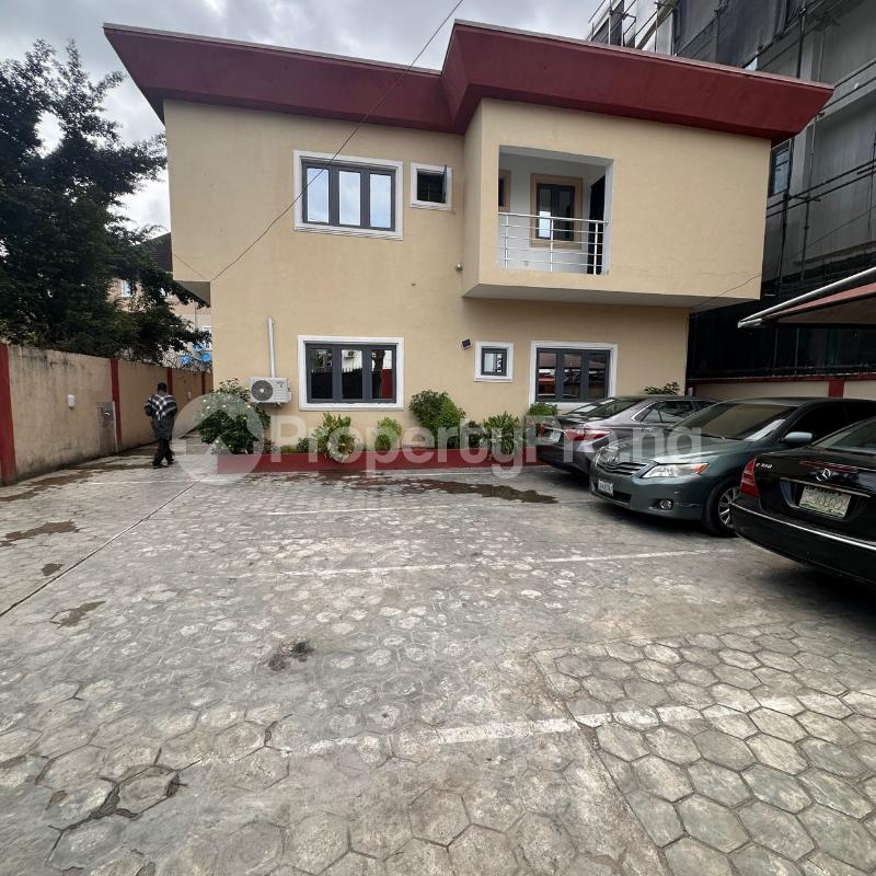 3 bedroom Flat / Apartment for rent Lekki Lagos