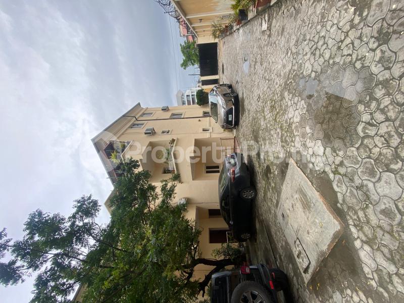 3 bedroom Flat / Apartment for rent Ikate Mega Chicken Restaurant,pinnacle Ikate Lekki Lagos