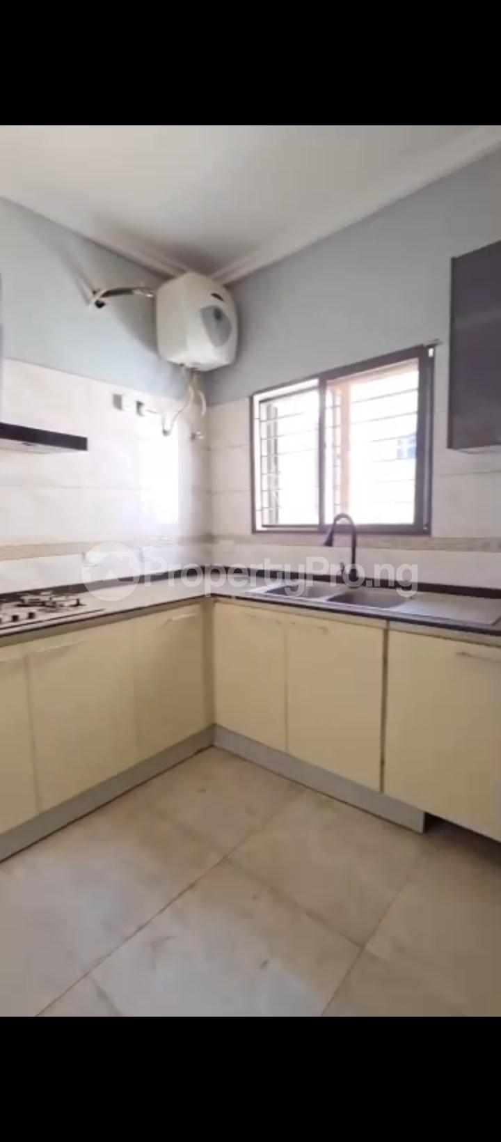 3 bedroom House for rent Dawaki Opposite Gwarinpa Gwarinpa Abuja