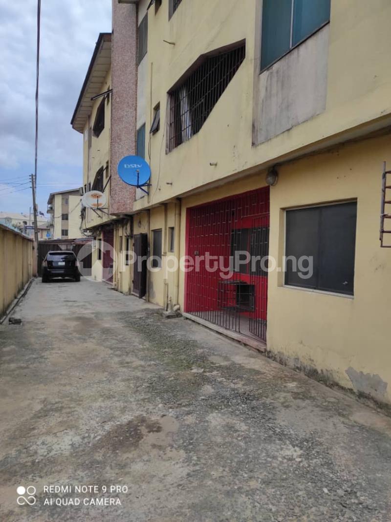 3 bedroom Flat / Apartment for rent Fola Agoro Yaba Lagos