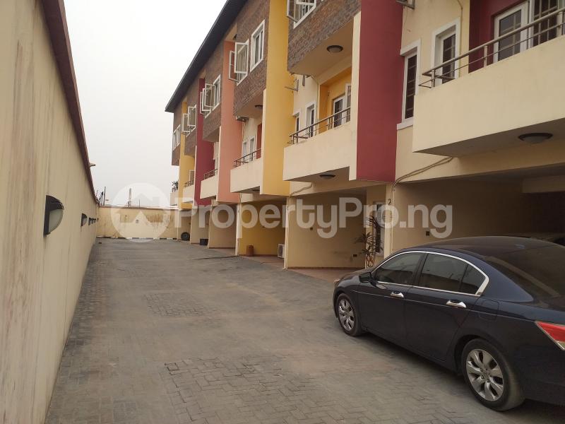 3 bedroom House for rent By Enyo Filling Station Ikate Lekki Lagos
