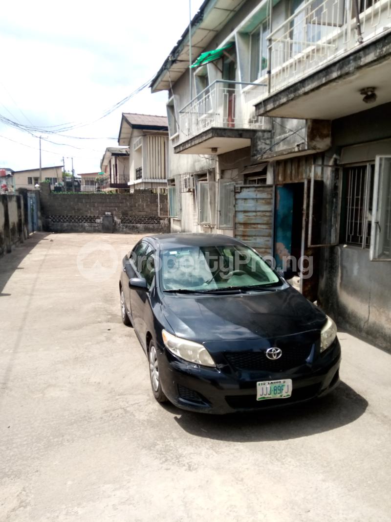 3 bedroom Flat / Apartment for rent Off Ogunlana Drive Ogunlana Surulere Lagos