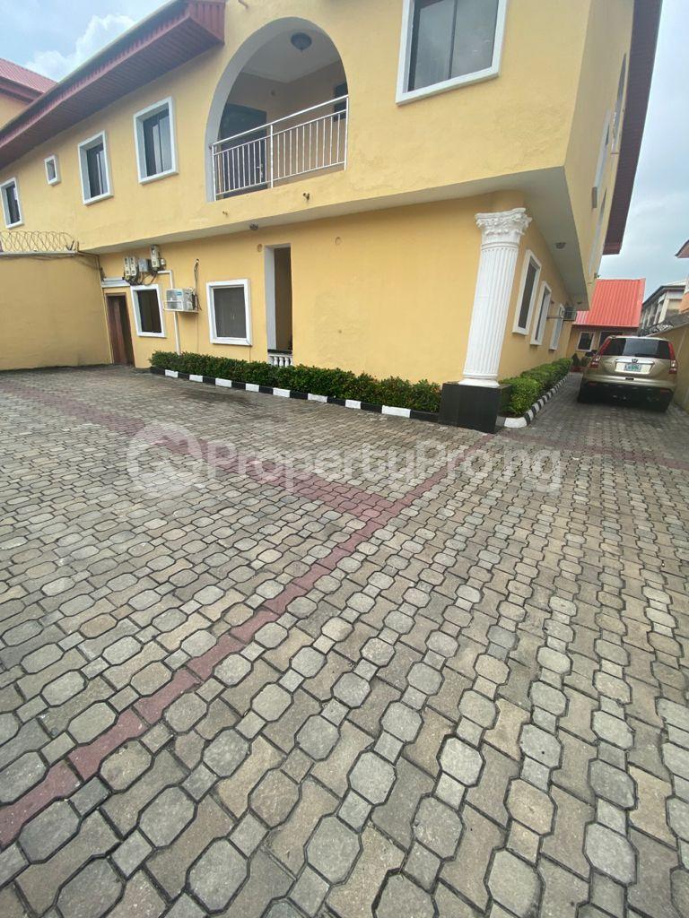 4 bedroom Flat / Apartment for rent Lekki Lekki Phase 1 Lekki Lagos