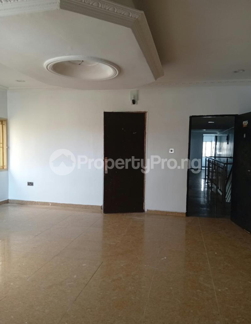 4 bedroom House for rent Mende Maryland Lagos