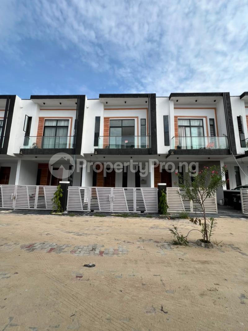 4 bedroom House for rent Mega Chicken Ikota Lekki Lagos