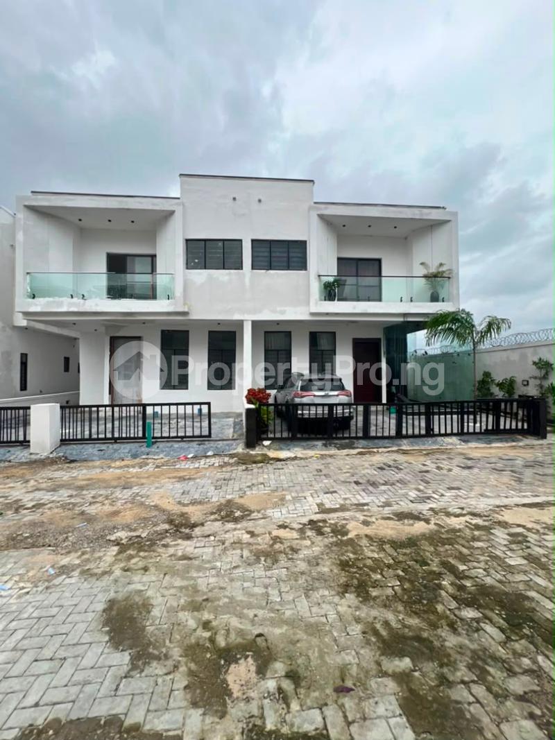4 bedroom House for sale Lekki Lagos